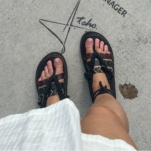 FARM RIO black rope tie sandals Rasta color / black